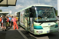 Zah�jen�  cyklodopravy a p�ed�n� j�zdn�ho kola v�herci