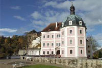 Be�ov nad Teplou, Loket