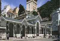 Lzesk trojhelnk - Karlovy Vary